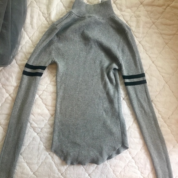 Sweater/jacket/ pullover - Picture 2 of 2